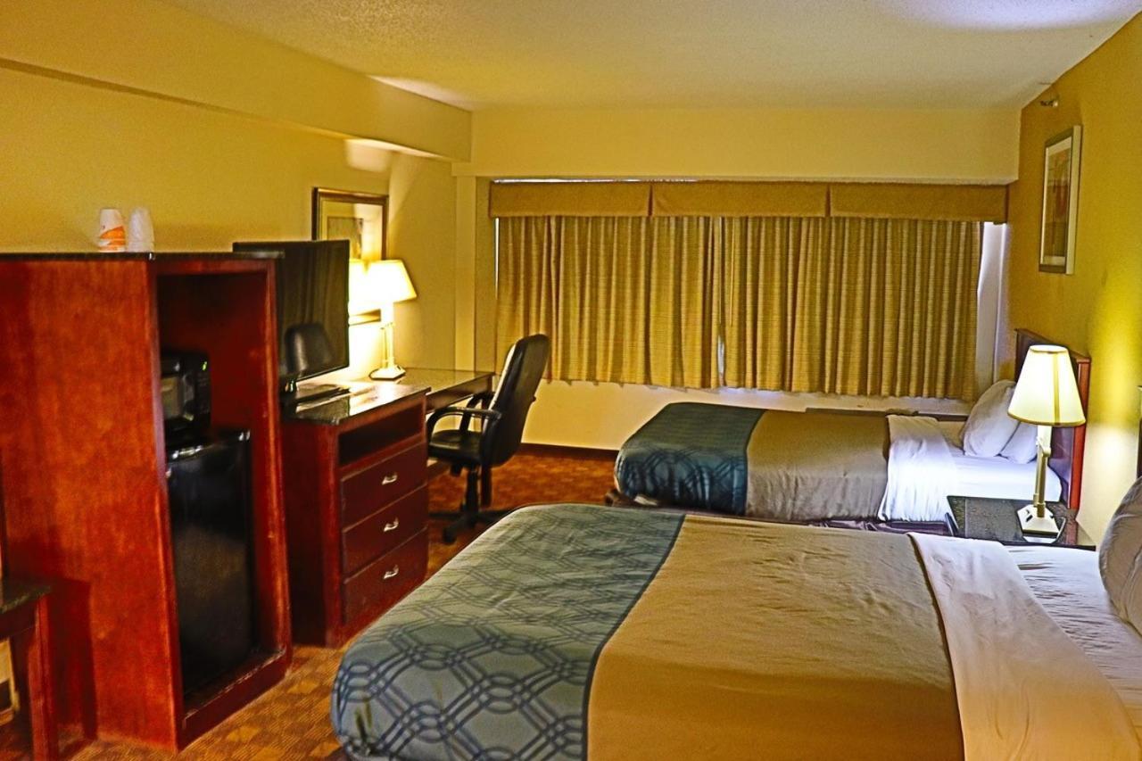 Rodeway Inn Sandston Exterior photo